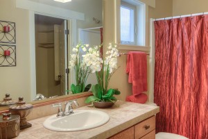 staged bathroom Salem Oregon staged bathroom Salem Oregon
