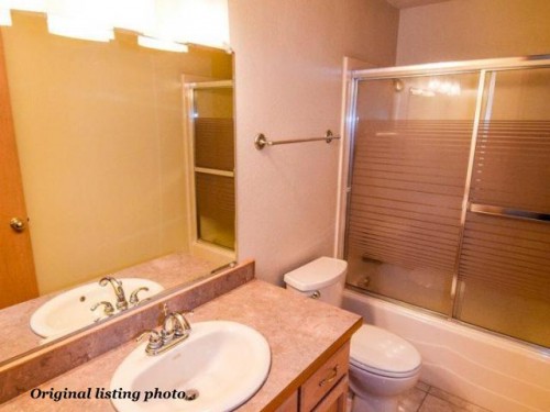 This bathroom photo is better than many we see online, but still doesn't capture the feel of this small space well. 